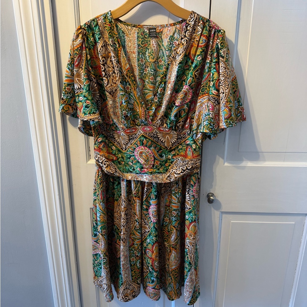 SHEIN Boho Abstract Pop Art Print Pleated Flutter Dress